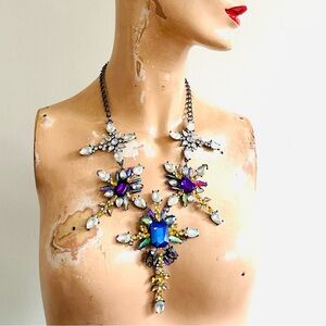 ⚡️FLASH SALE⚡️Oscar de Larenta Signed Jeweled Statement💜Cross✝️Necklace💫